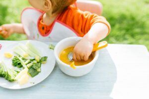 Os hábitos alimentares do seu filho são estabelecidos quando ele tem de 1 a 3 anos